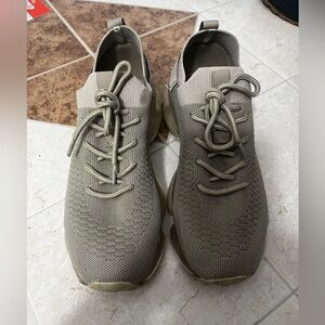 Women’s Sneakers 👟